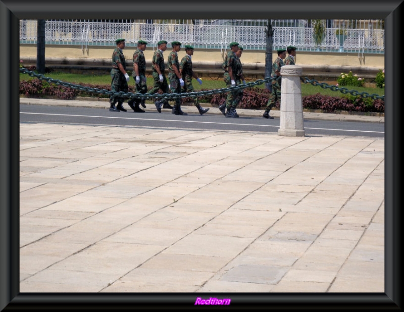 La guardia real se dirige al palacio