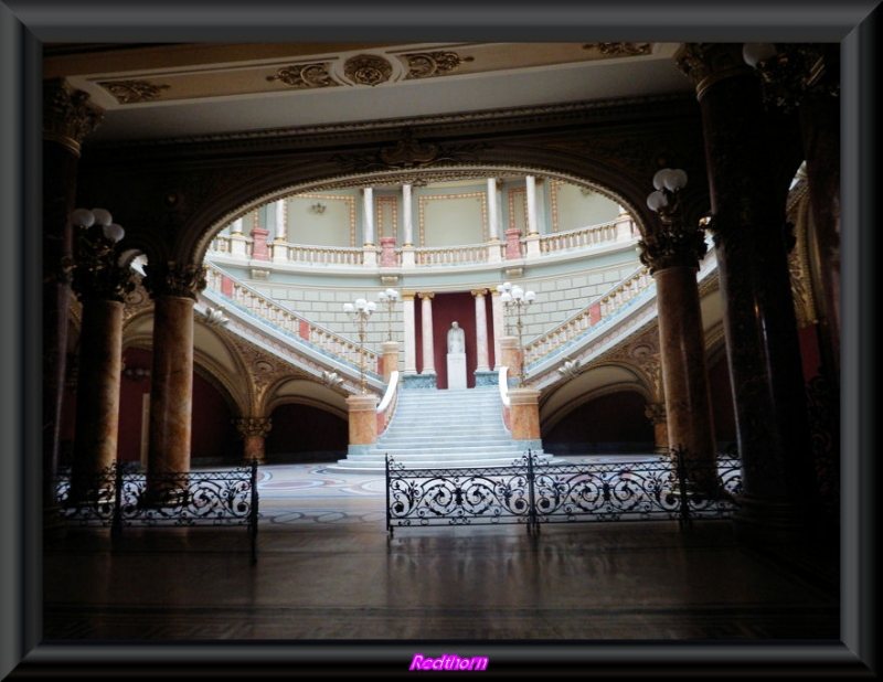 Escalinata en el Ateneo