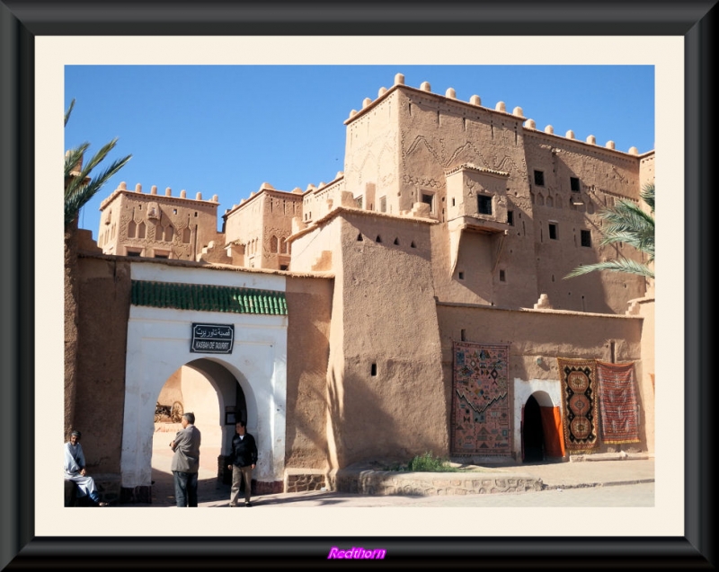 Puerta de entrada a la kasbah de Taourirt