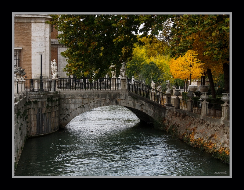 EL PUENTE DE LAS ESTATUAS