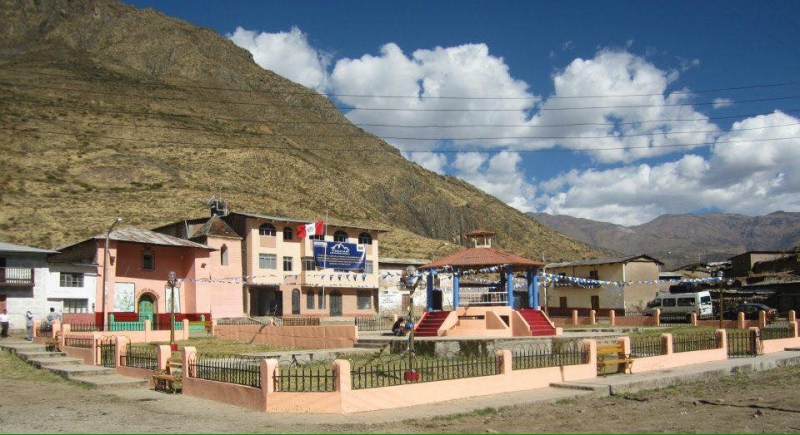 PLAZA DE ARMAS DEL PUEBLO DE CHAUCA