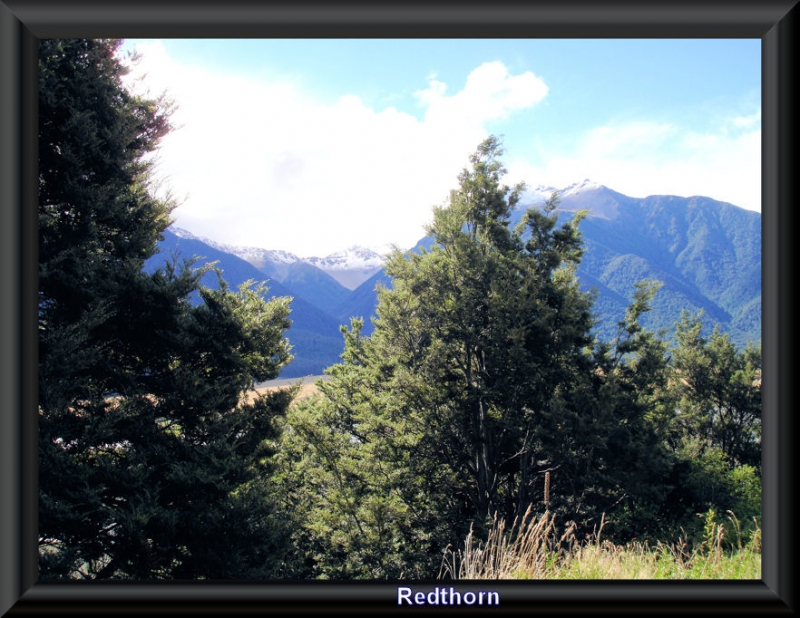 Paisaje de montaa con los Alpes neozelandeses al fondo