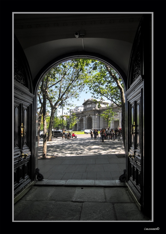 LA PUERTA DE ALCAL, MIRALA MRALA MIRALA