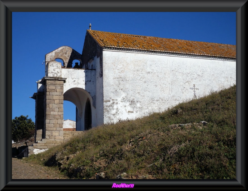 Capilla en el recinto de Evoramonte