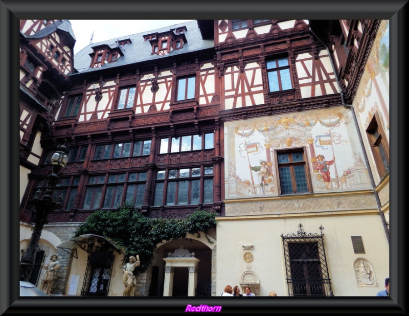 Fachada del palacio Peles