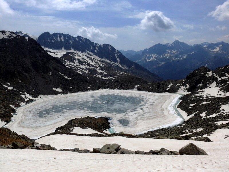 ESTANY GELAT DE CONTRAIX