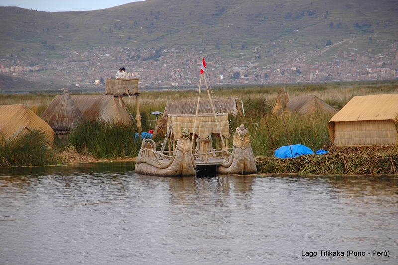 Isla Vinay Totora. Lago Titicaca