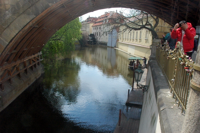 Debajo del puente