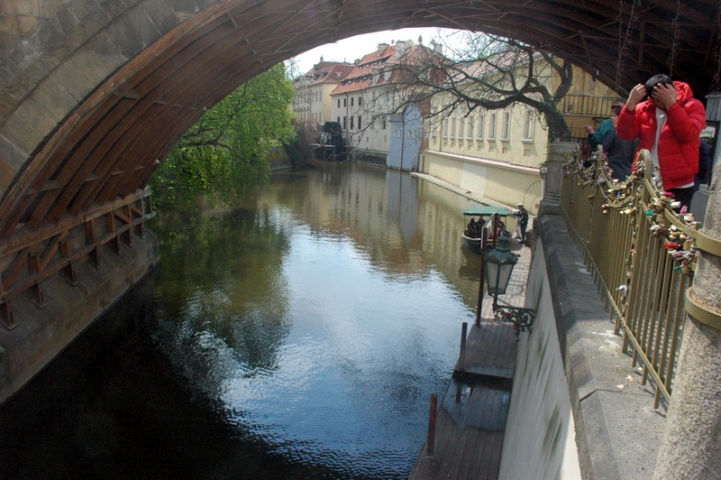 Debajo del puente