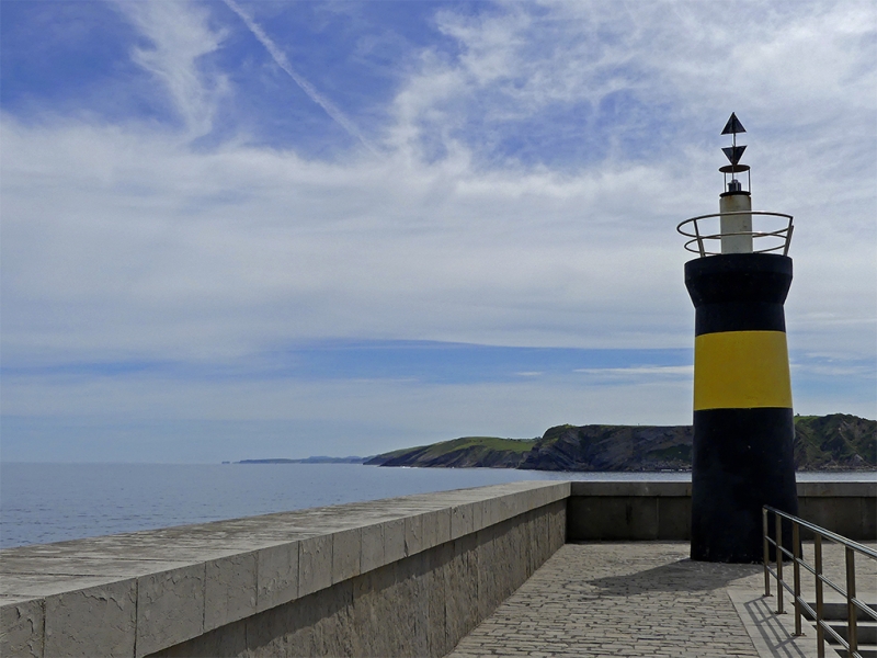 faro y costa de Comillas