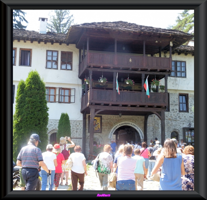 Fachada del monasterio