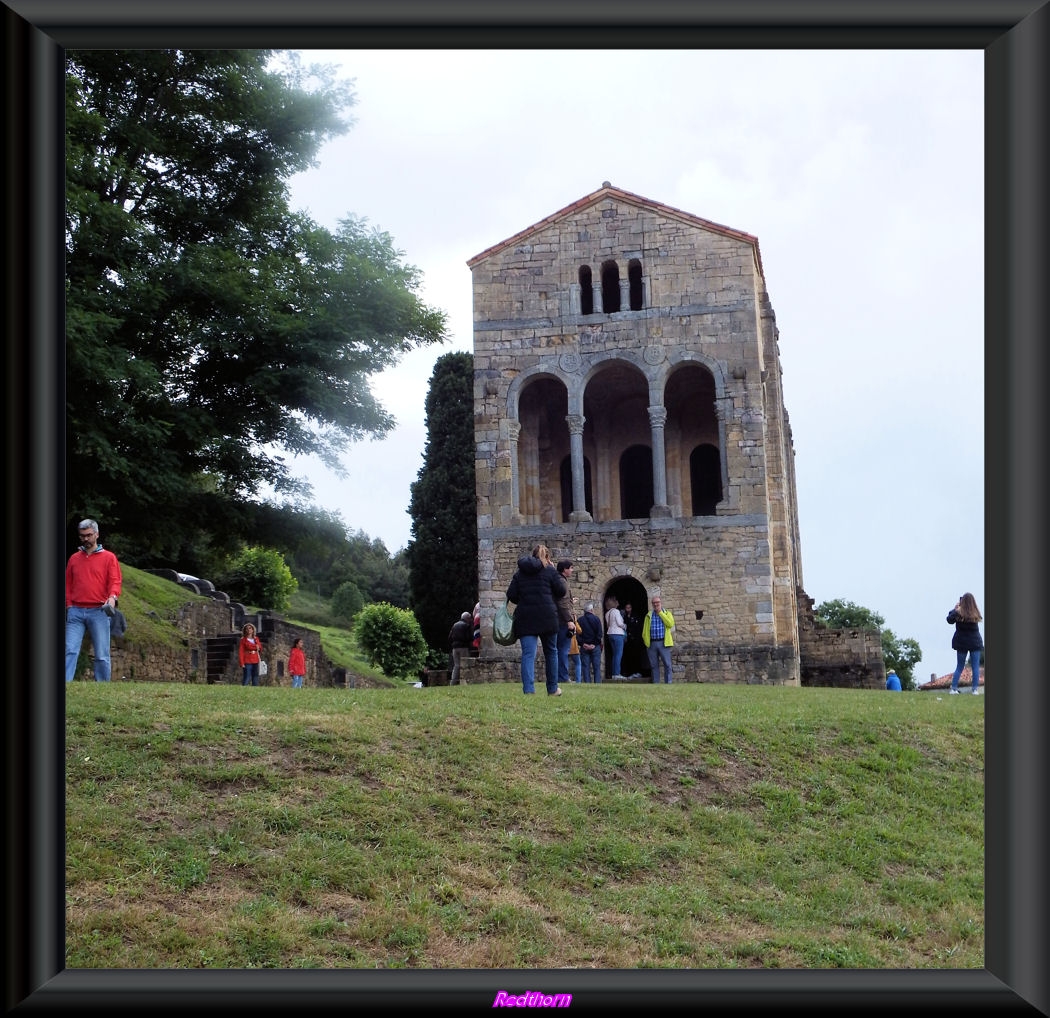 Vista frontal de Sanata Mara del Naranco