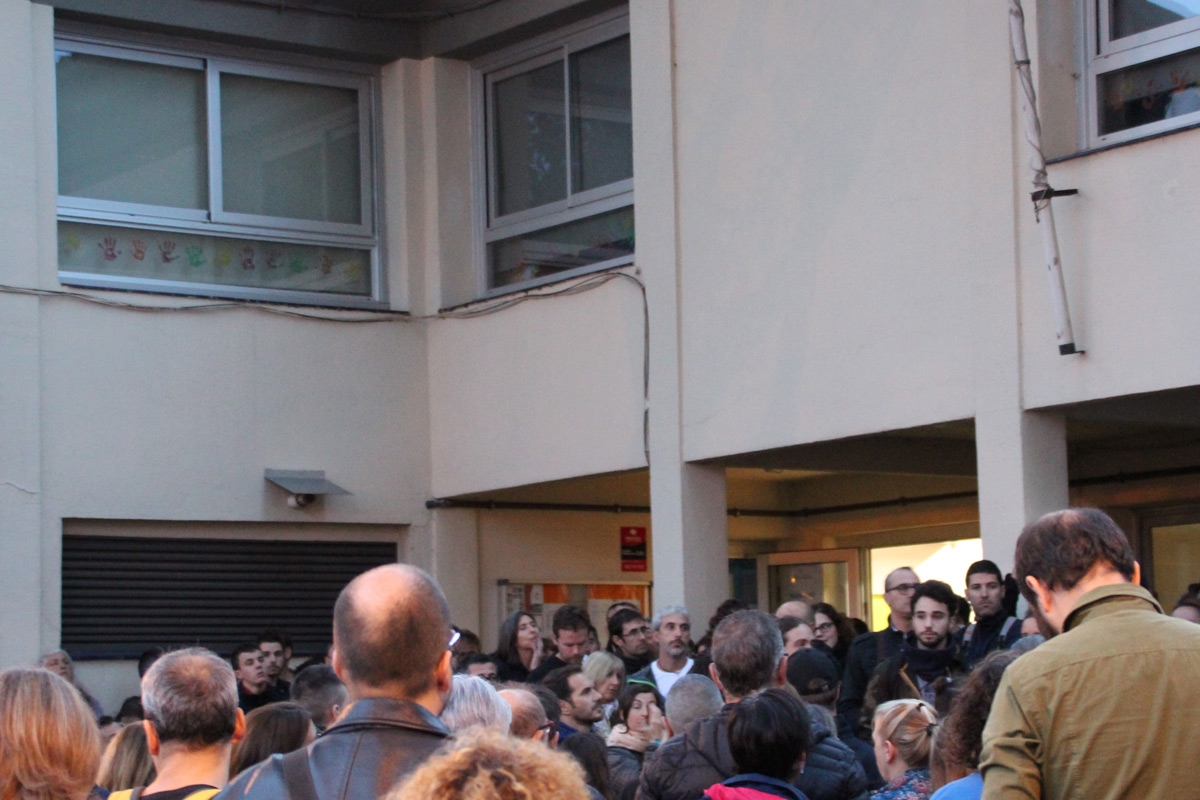 Des de la 5 de la maana protegiendo los colegios electorales