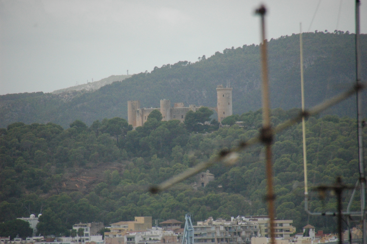 Castillo de Bellver (entre antenas)