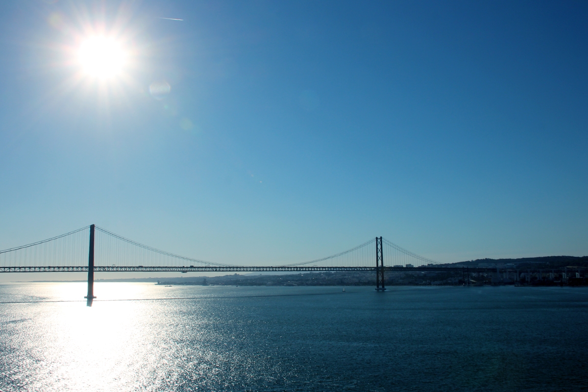 Puente 25 de abril