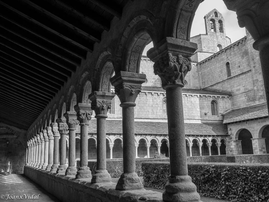 ARCOS ROMNICOS DEL CAUSTRO