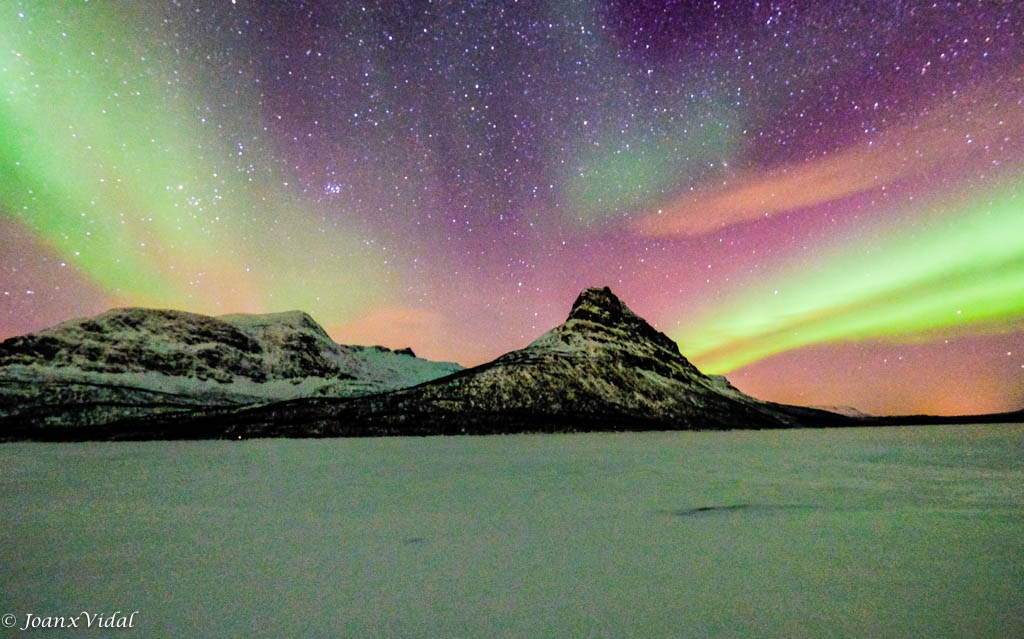 Y por la noche nos visita la AURORA BOREAL