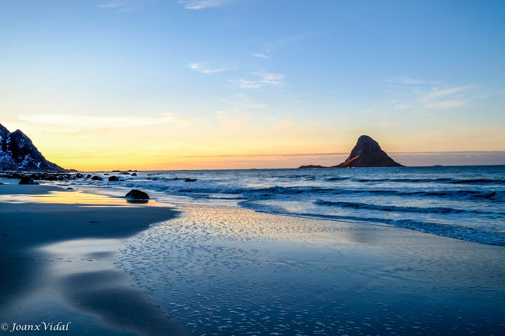 ATARDECER EN LA PLAYA DE BLEIK