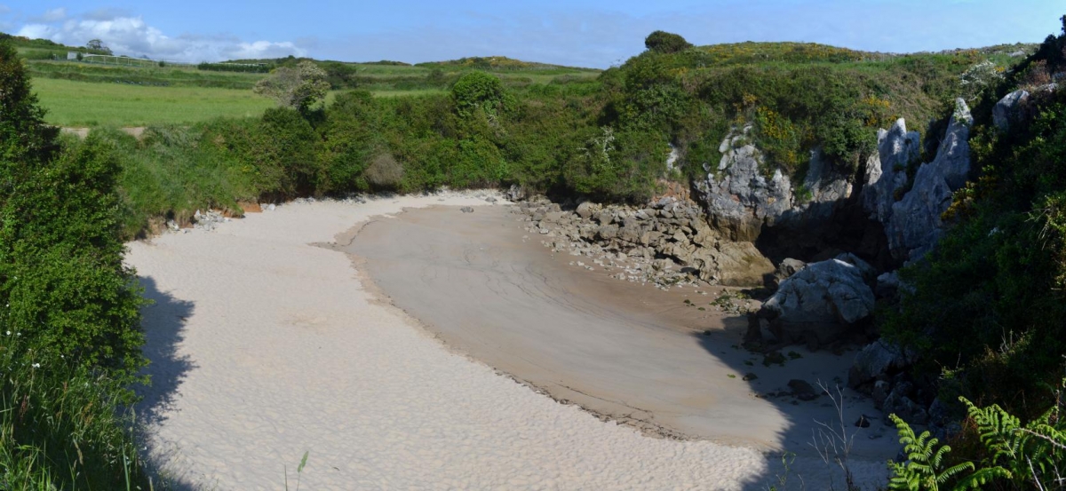 Playa de Gulpiyuri (Llanes, Asturias) fcmv
