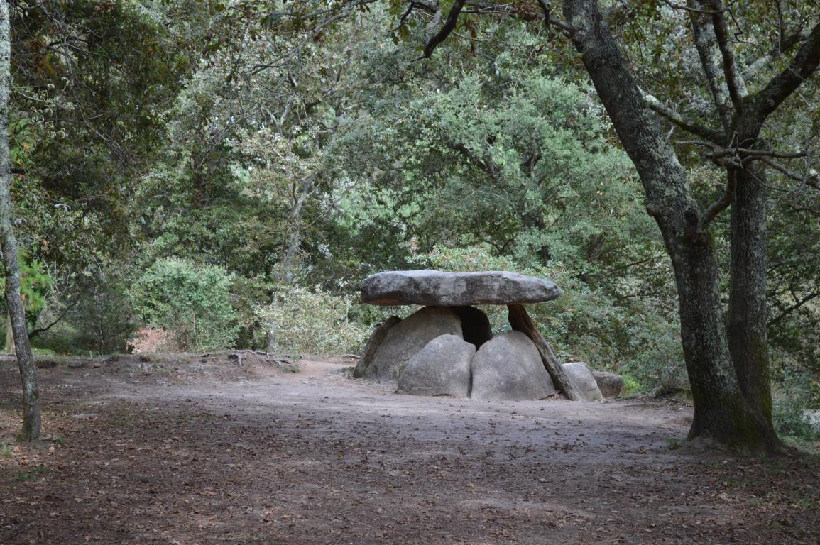 Dolmen de Axeitos (Riveira) 