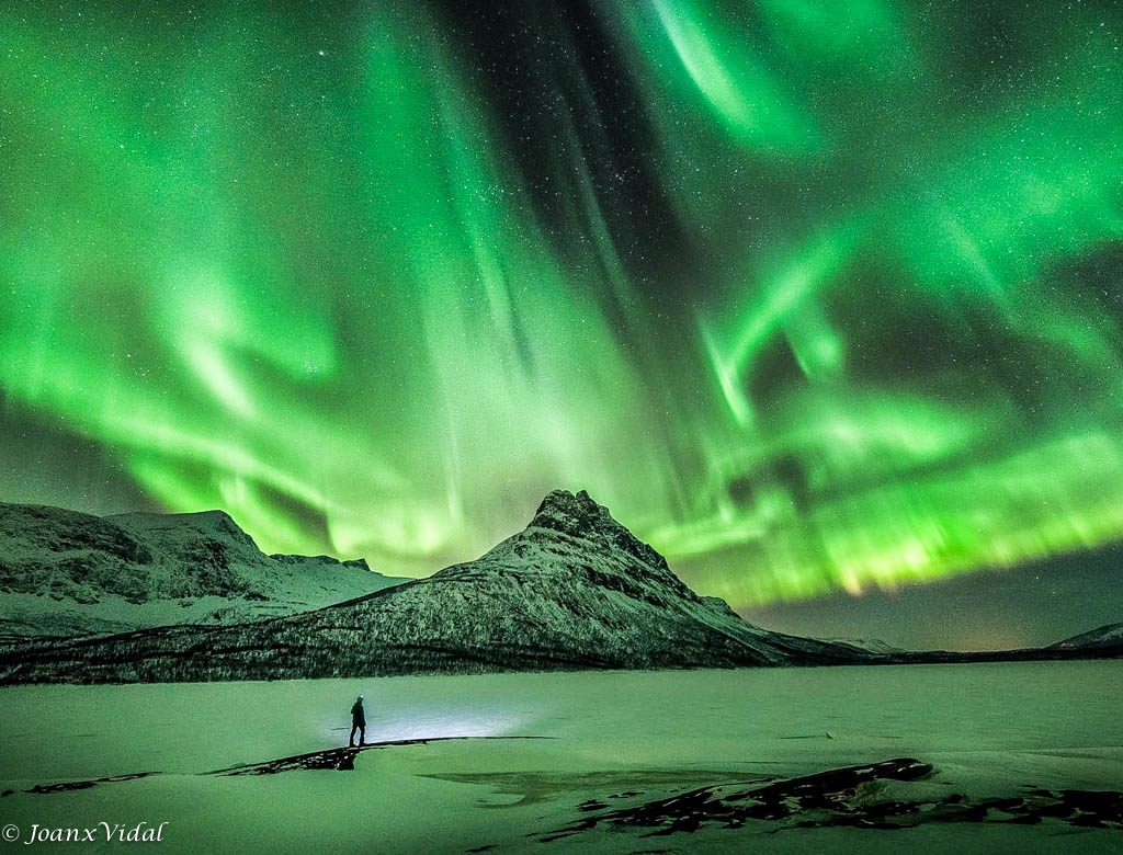 AL ENCUENTRO DE LA AURORA BOREAL