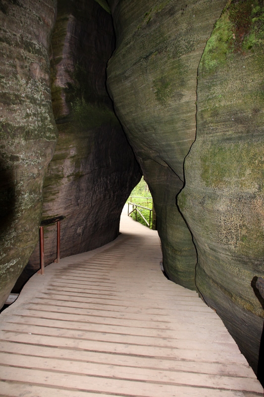 Pasaje entre rocas