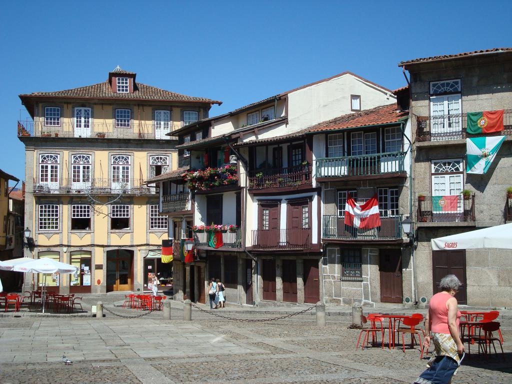 Praza de Santiago, Guimares DPLF
