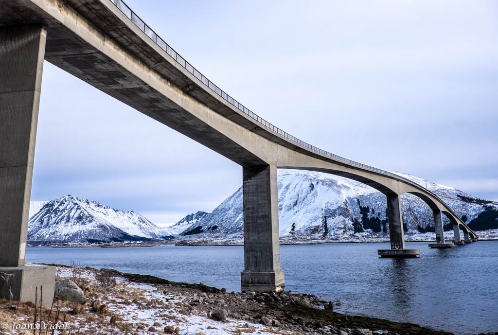 PUENTE SOBRE EL FIORDO