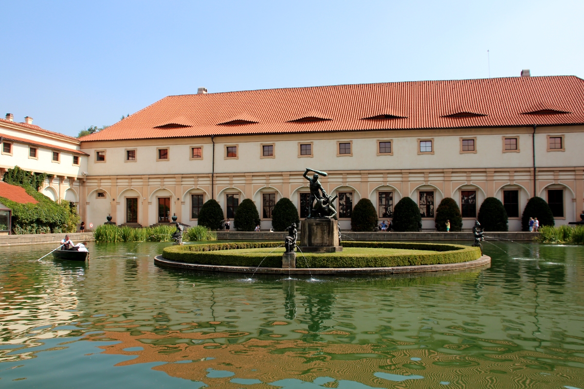 Jardines Wallenstein Palace estanque