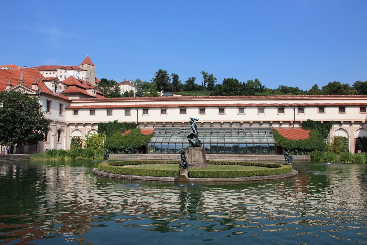 Jardines Wallenstein Palace estanque