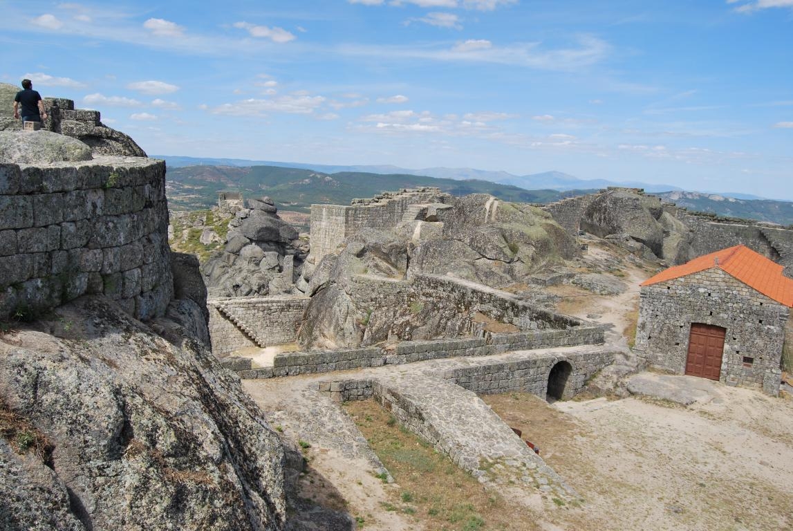 Castelo de Monsanto