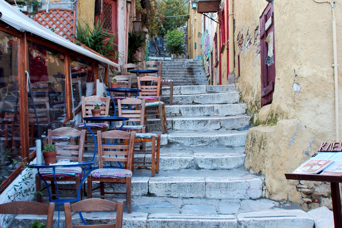 Calles bajo la Acropolis