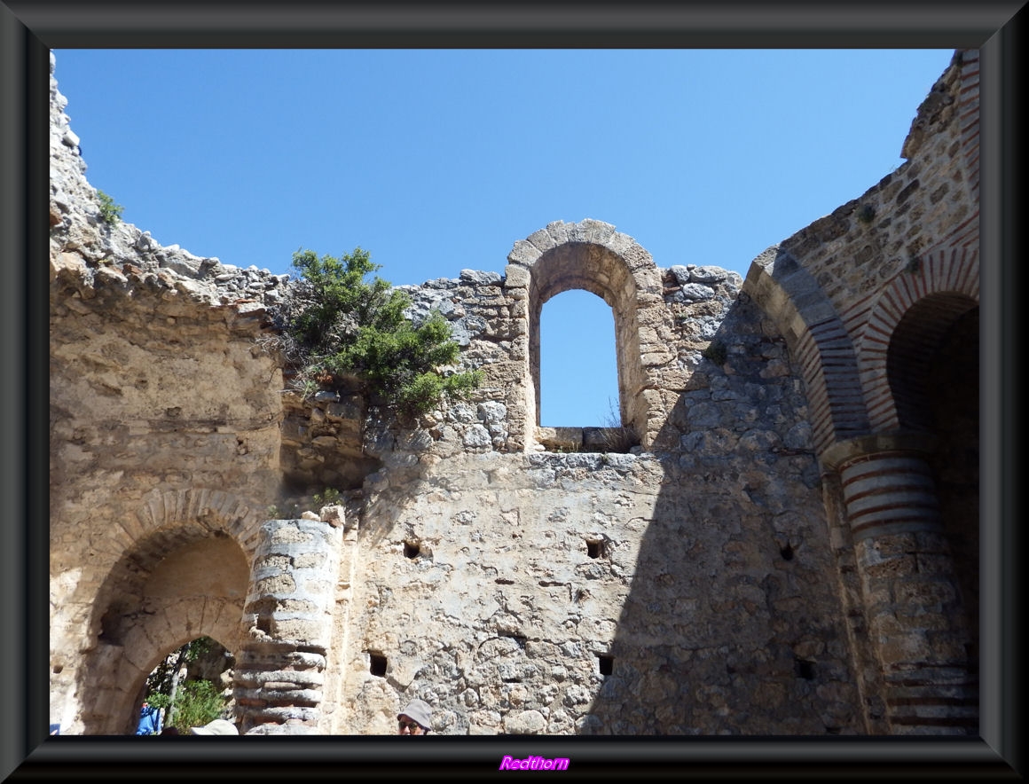 Ruinas de la iglesia del Castillo de San Hilarin