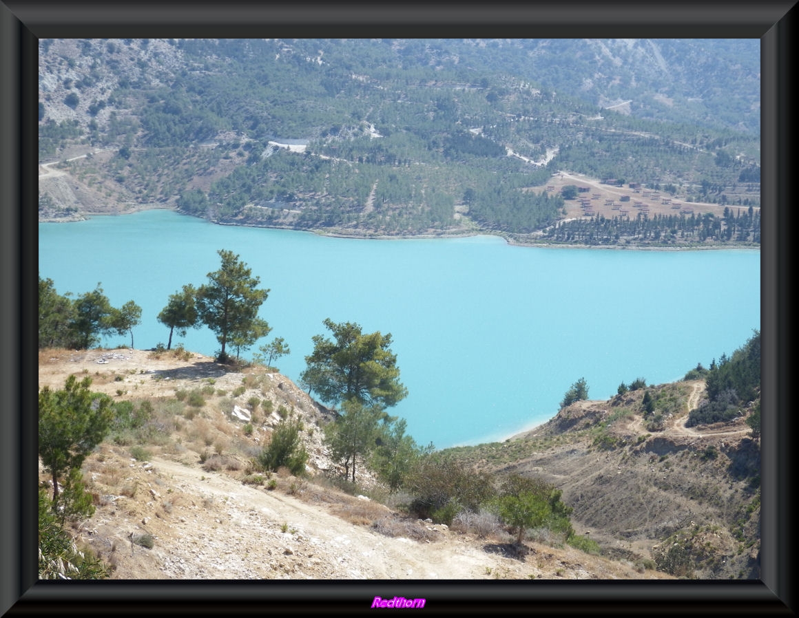 Otra vista de la presa que suministra agua al norte de Ghipre