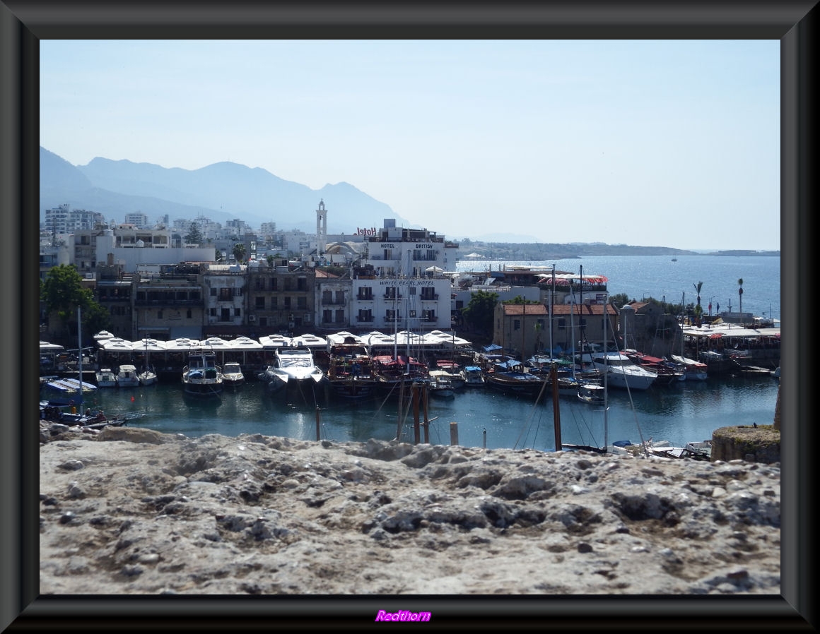 Otre vista del puerto deportivo de Kyrenia