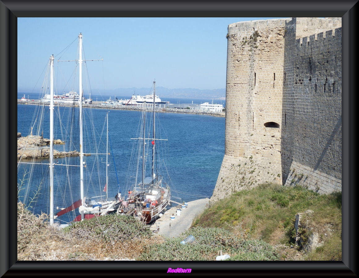 El castillo preside el puerto pesquero de Kyrenia