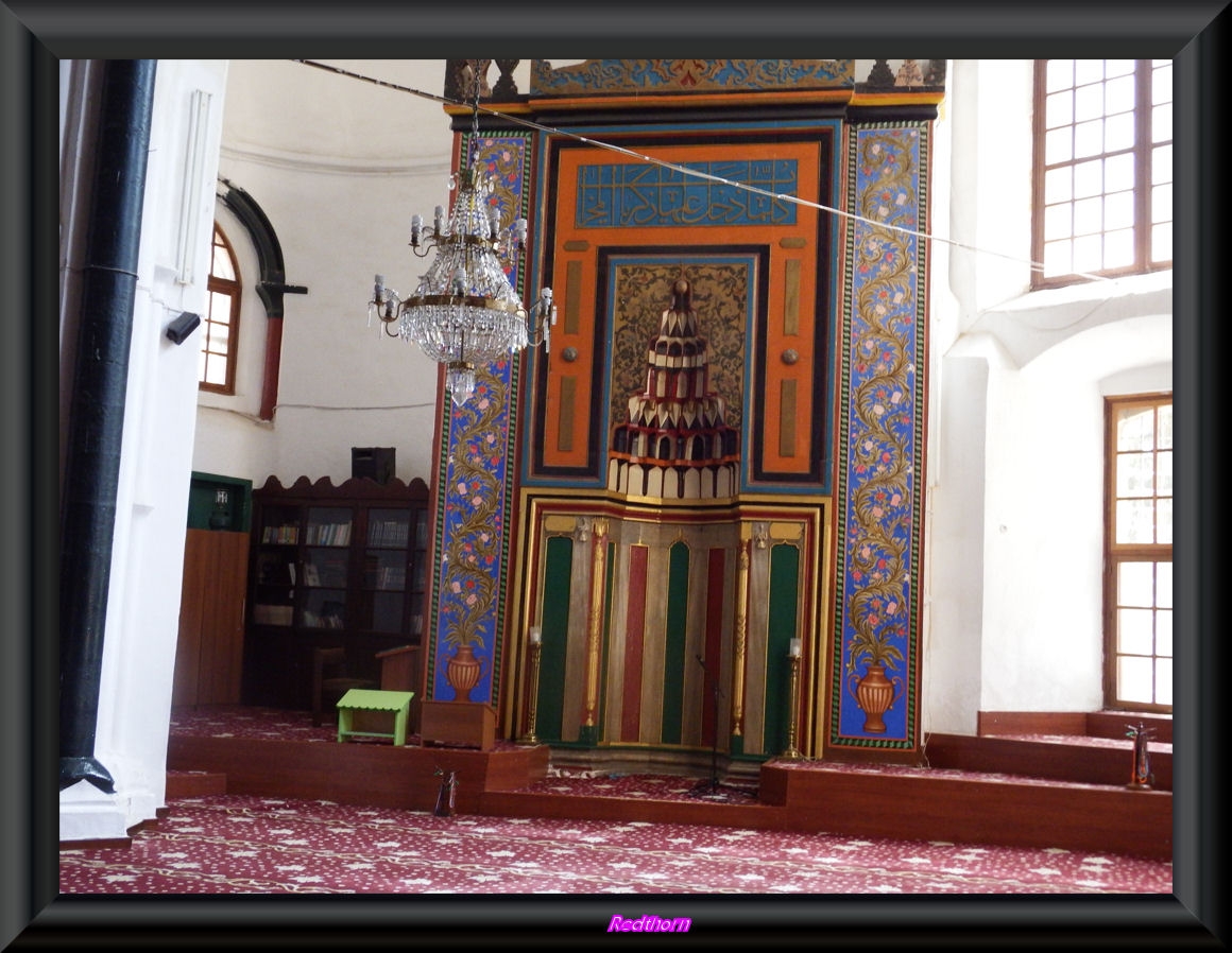 Mihrab  multicolor en la mezquita Selimiye