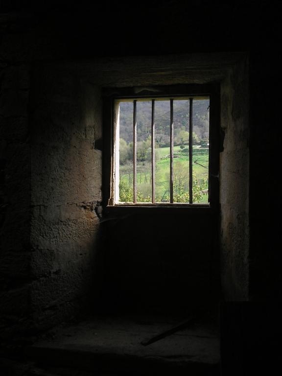 Mosteiro de S Paio de Abeleda (en runas), Castro Caldelas, Ourense. Riebria Sacra fcmv