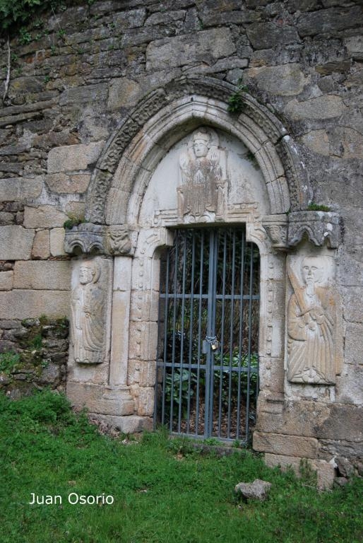 Mosteiro de S Paio de Abeleda (en runas), Castro Caldelas, Ourense. Riebria Sacra. Gtico fcmv
