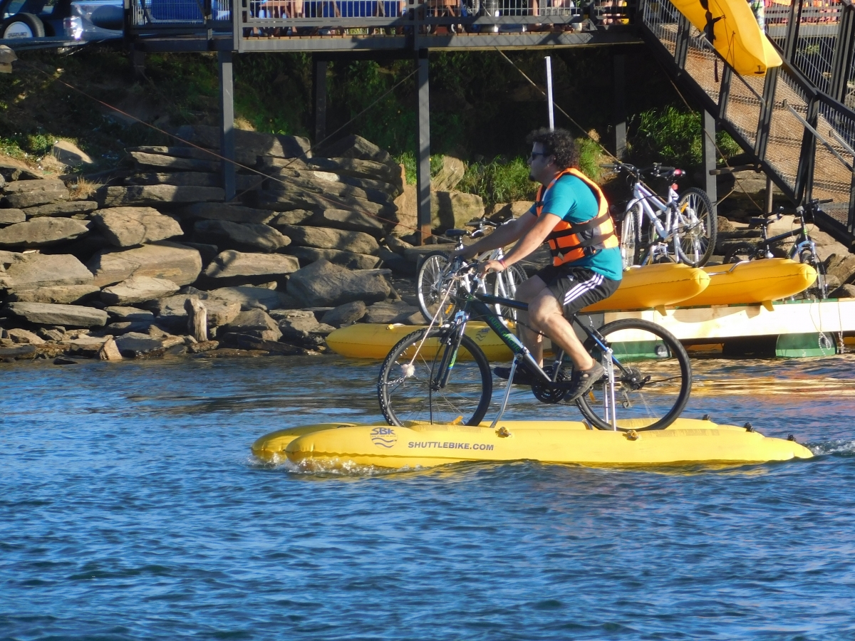 Bicicleta en el agua