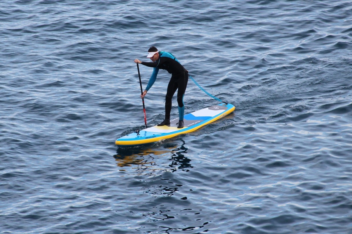 Paddle surf