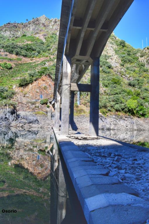 Ponte de Paradela. Castro Caldelas. Ribeira Sacra. Ourense. Galicia