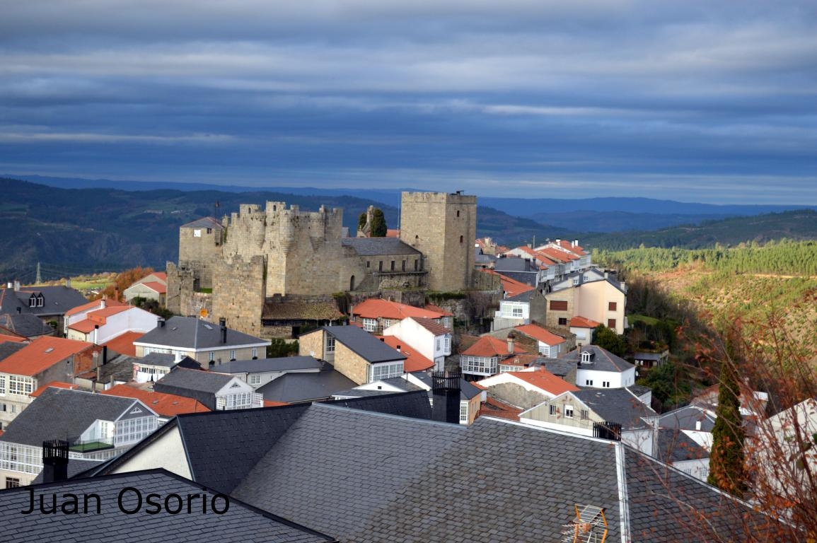 Castelo de Castro Caldelas. Ribeira Sacra. Ourense. Galicia