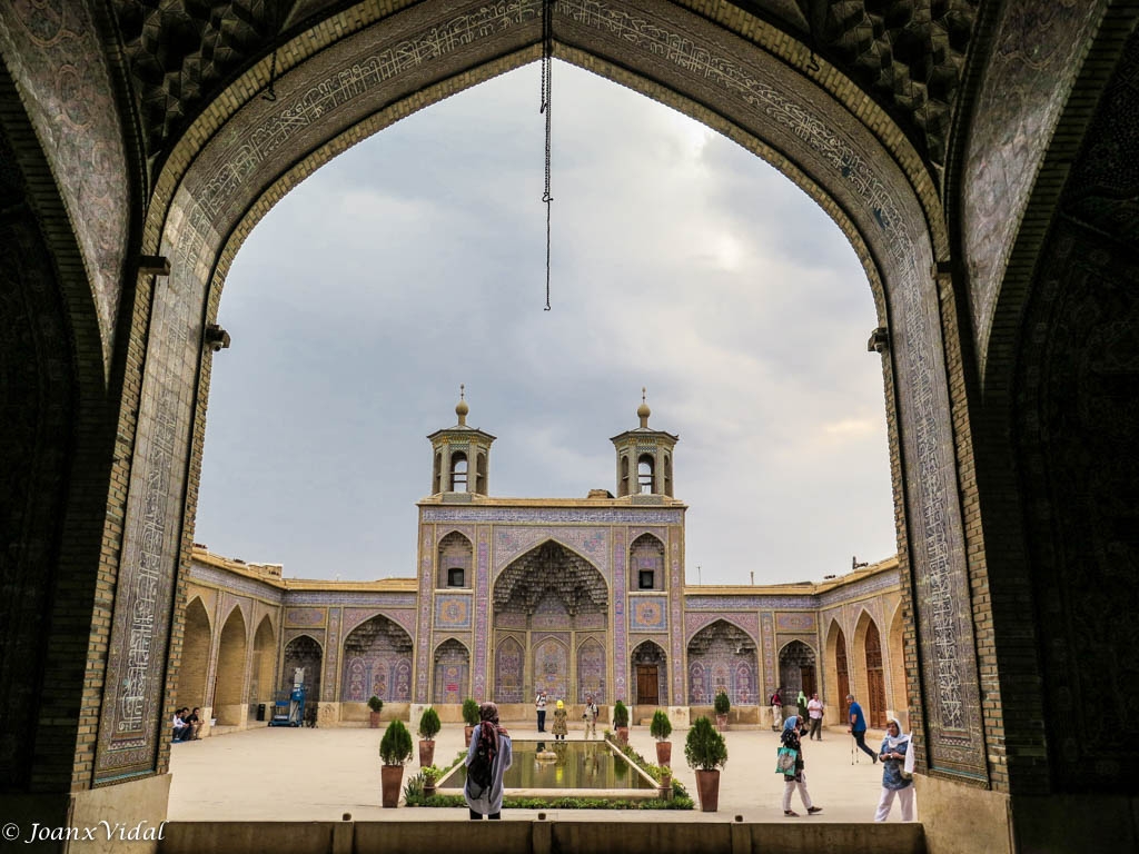 PATIO DE LA MEZQUITA DE NASIR OL-MOLK