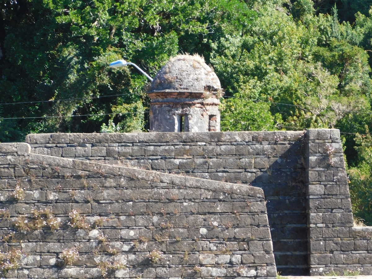 Los muros del fuerte