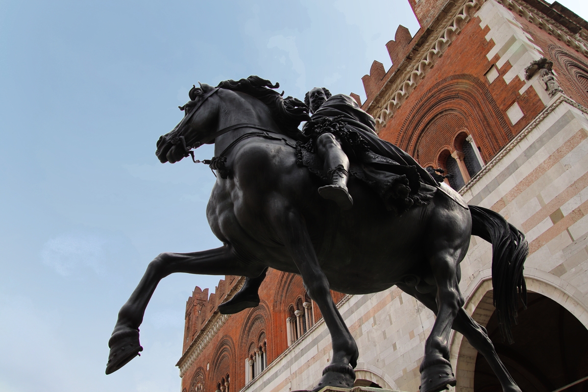 Piazza Cavalli Piacenza