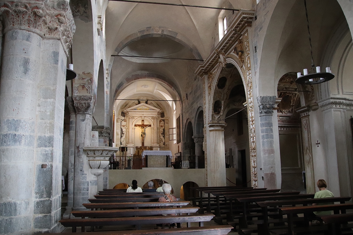 interior de Sant Andrea Apostolo
