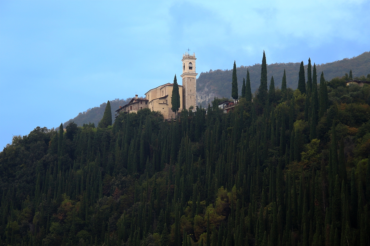 Chiesa di Montemaderno