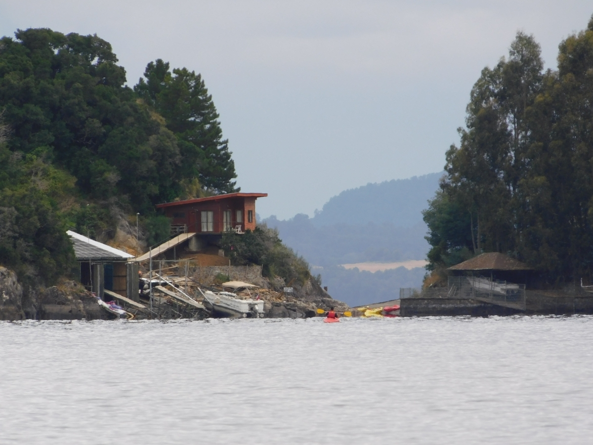 En una isla frente a Licanray