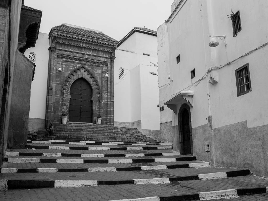 ACCESO A LA MEZQUITA